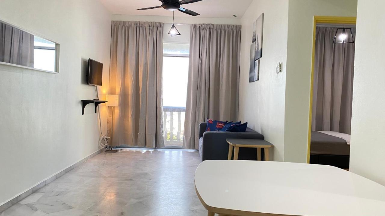2 Bedroom Seaview Apartment