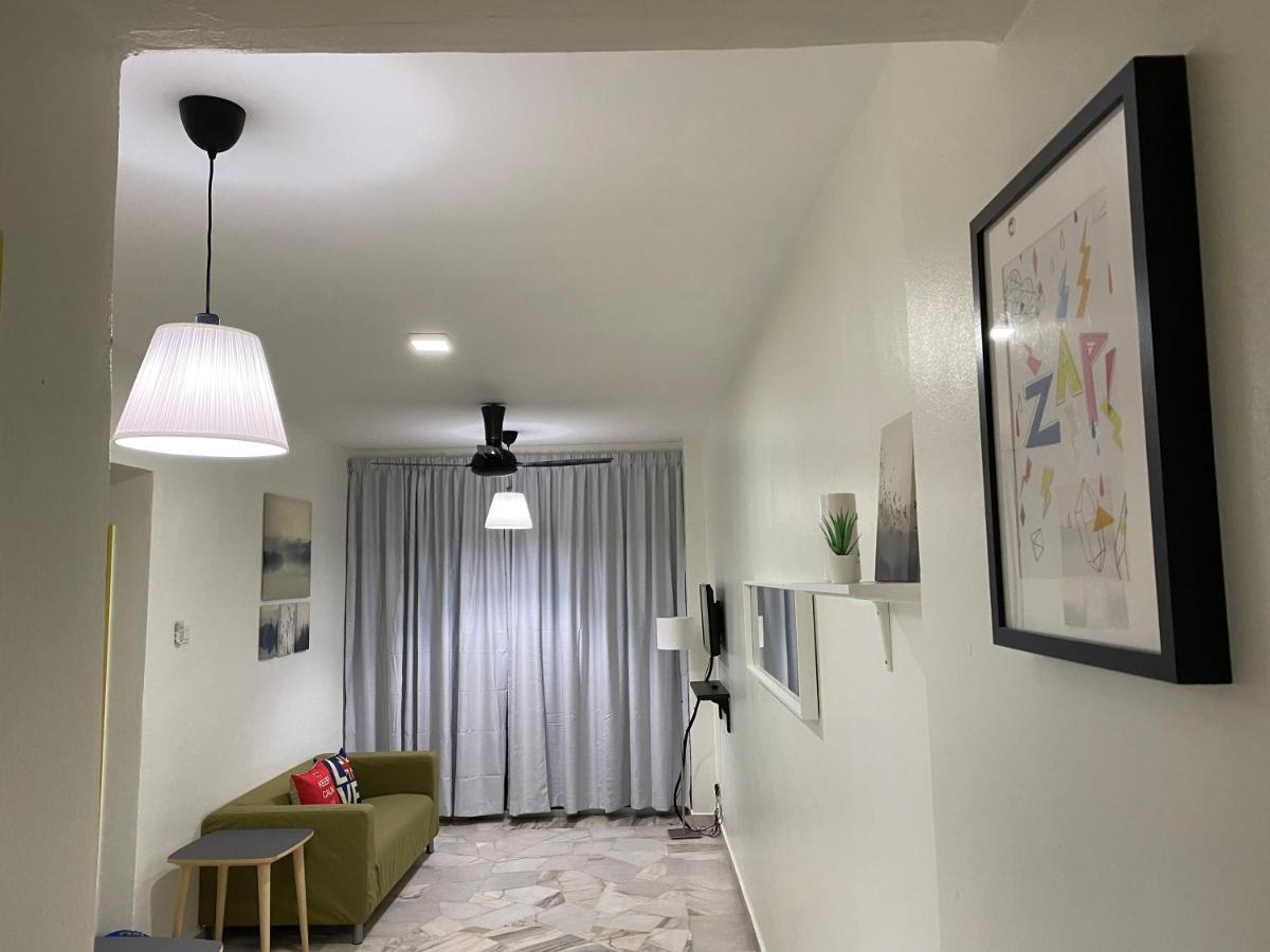 2 Bedroom Seaview Apartment *