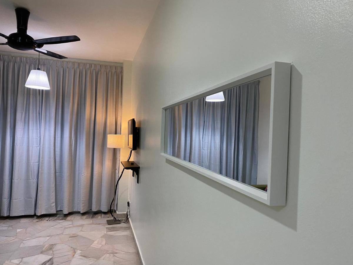 2 Bedroom Seaview Apartment *