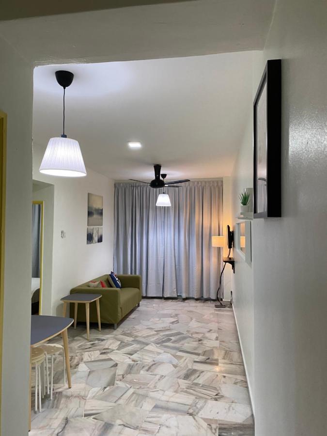 2 Bedroom Seaview Apartment *
