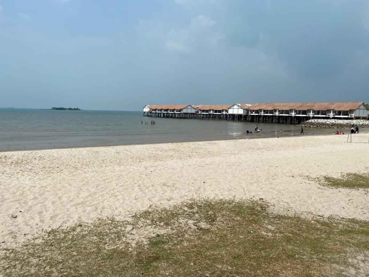 2 Bedroom Seaview Apartment